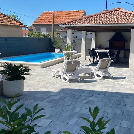 Breitling Apartments With Pool Биоград на Мору Екстериор снимка