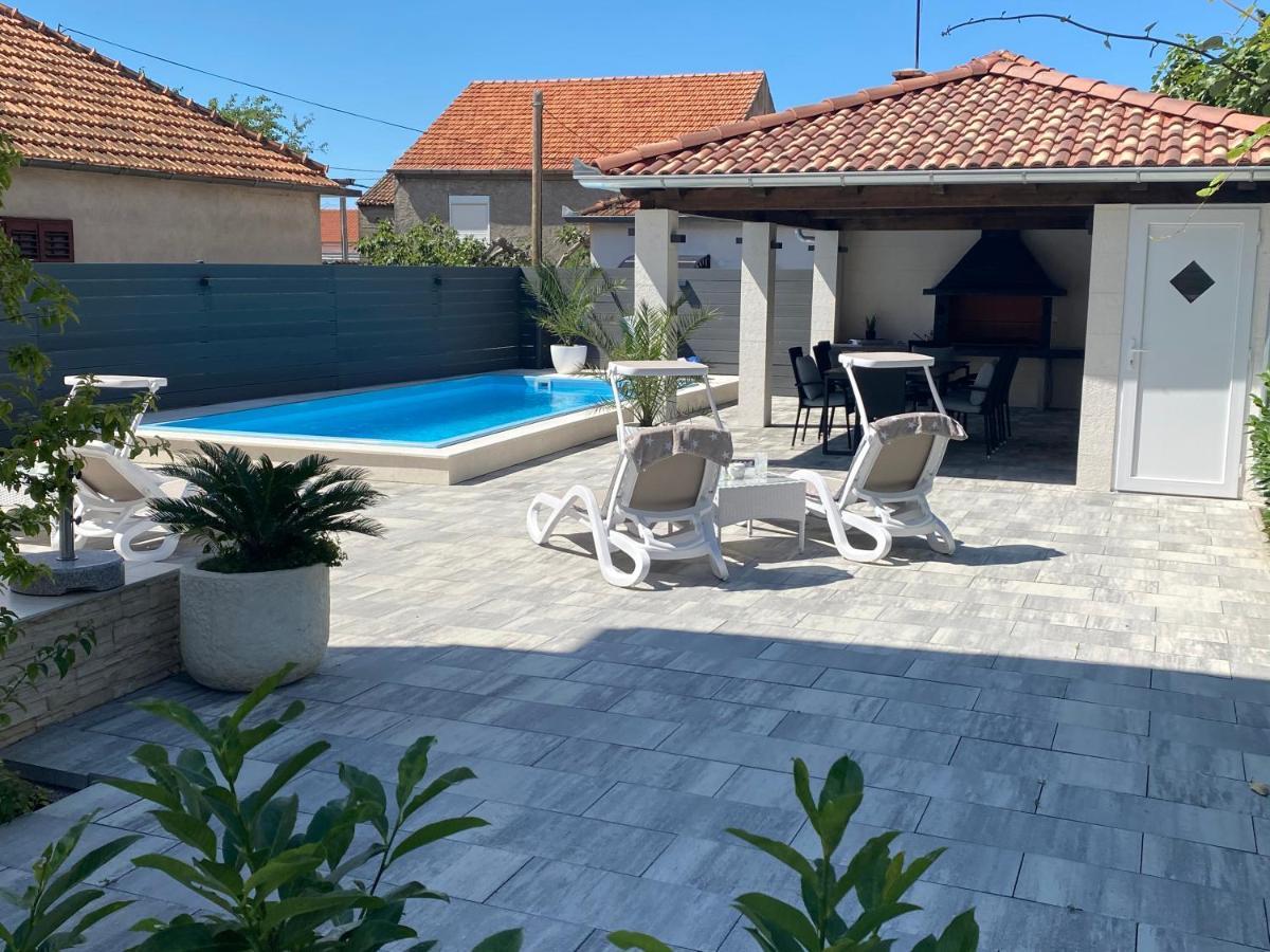 Breitling Apartments With Pool Биоград на Мору Екстериор снимка