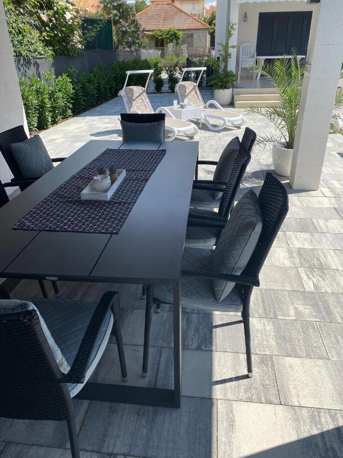 Breitling Apartments With Pool Биоград на Мору Екстериор снимка
