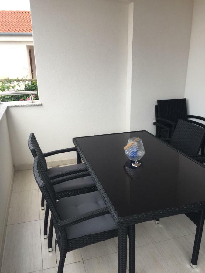 Breitling Apartments With Pool Биоград на Мору Екстериор снимка