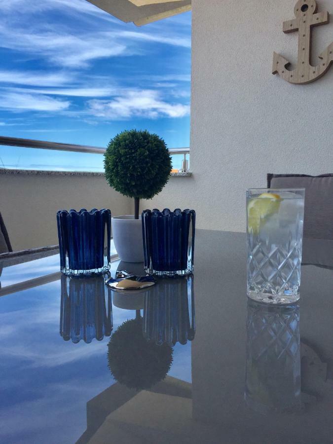 Breitling Apartments With Pool Биоград на Мору Екстериор снимка